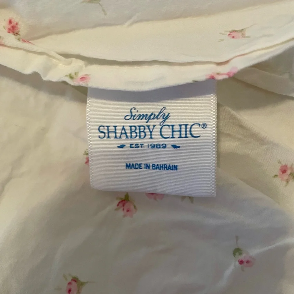 Simply Shabby Chic -  Bella Blue Bouquet Rose pattern.  2 King Size Shams.